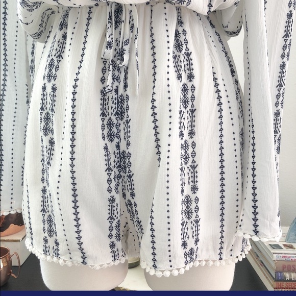 ✨ Final Price- Off The Shoulder Bell Sleeve Romper - Picture 3 of 4